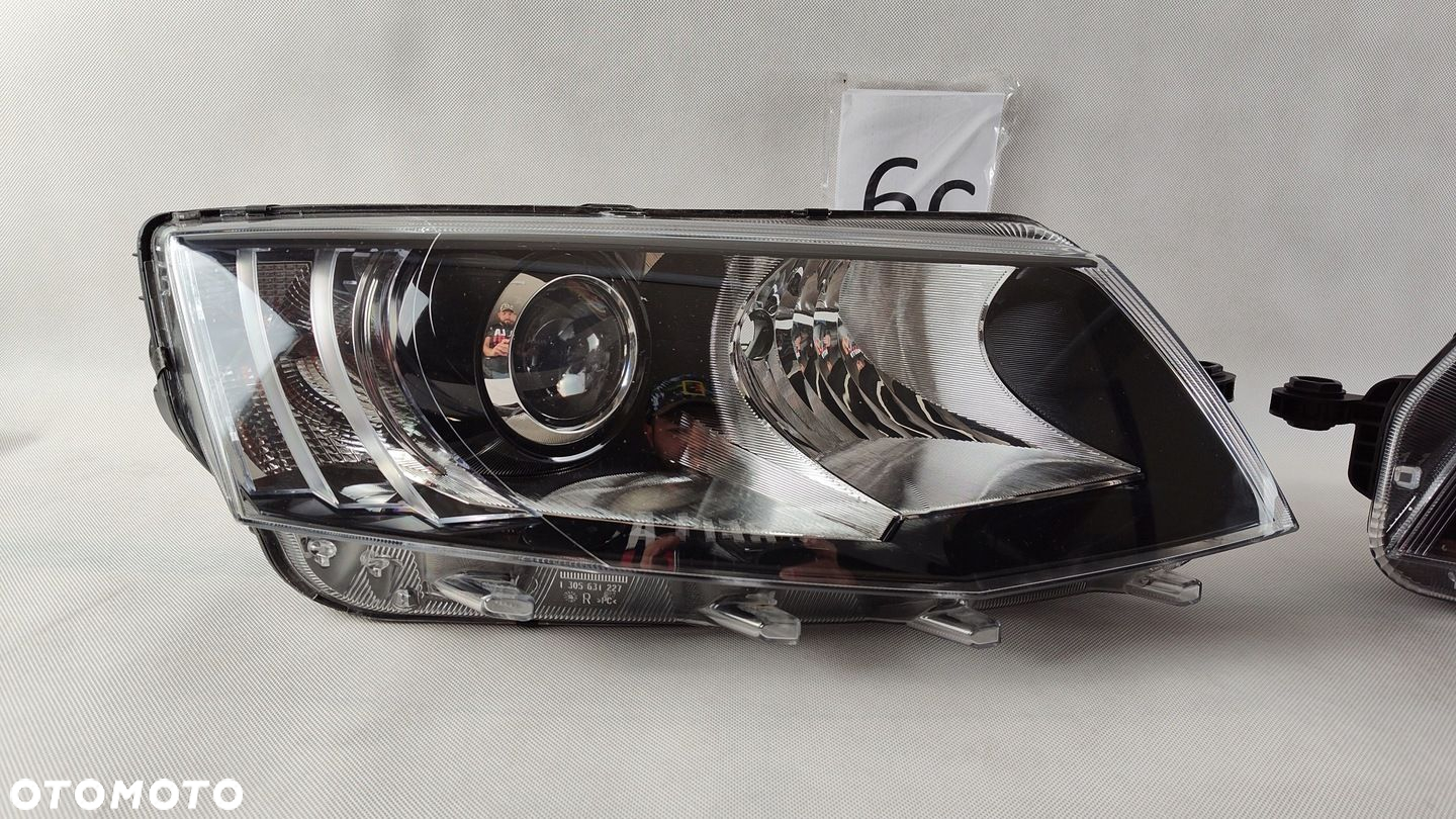 SKODA OCTAVIA III XENON LEWY PRAWY REFLEKTOR 5E1 - 6