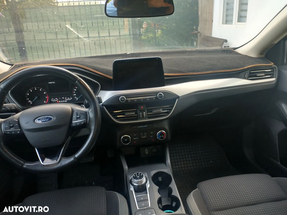 Ford Focus 1.0 EcoBoost Trend - 5