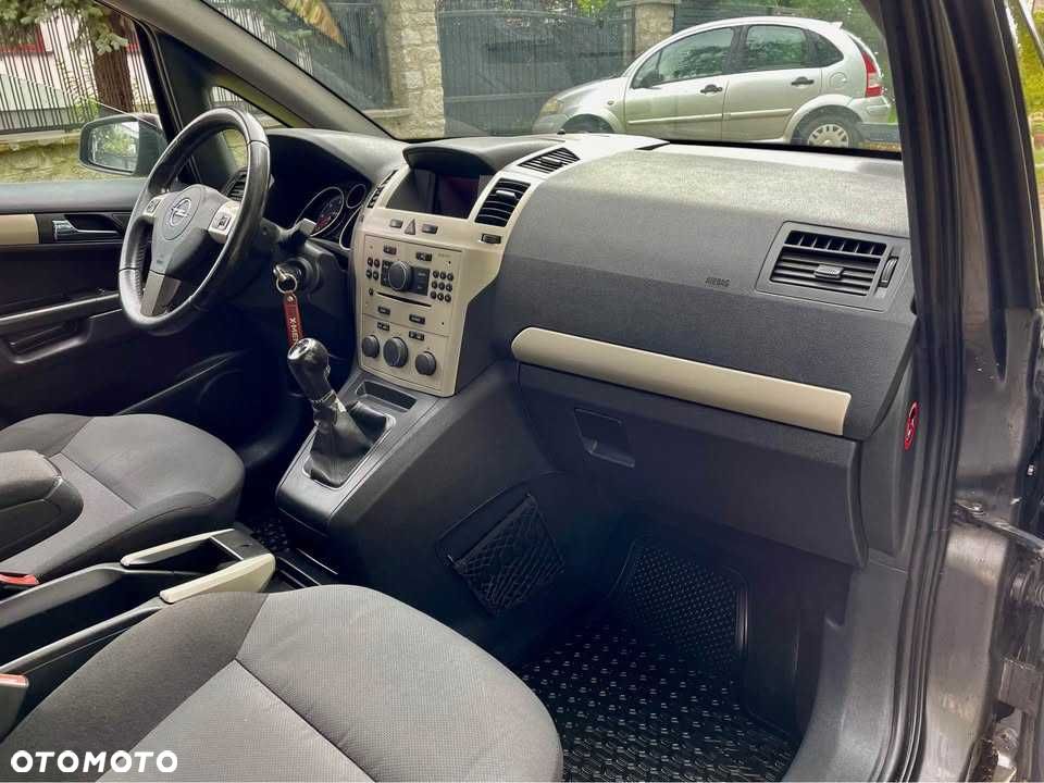 Opel Zafira - 10