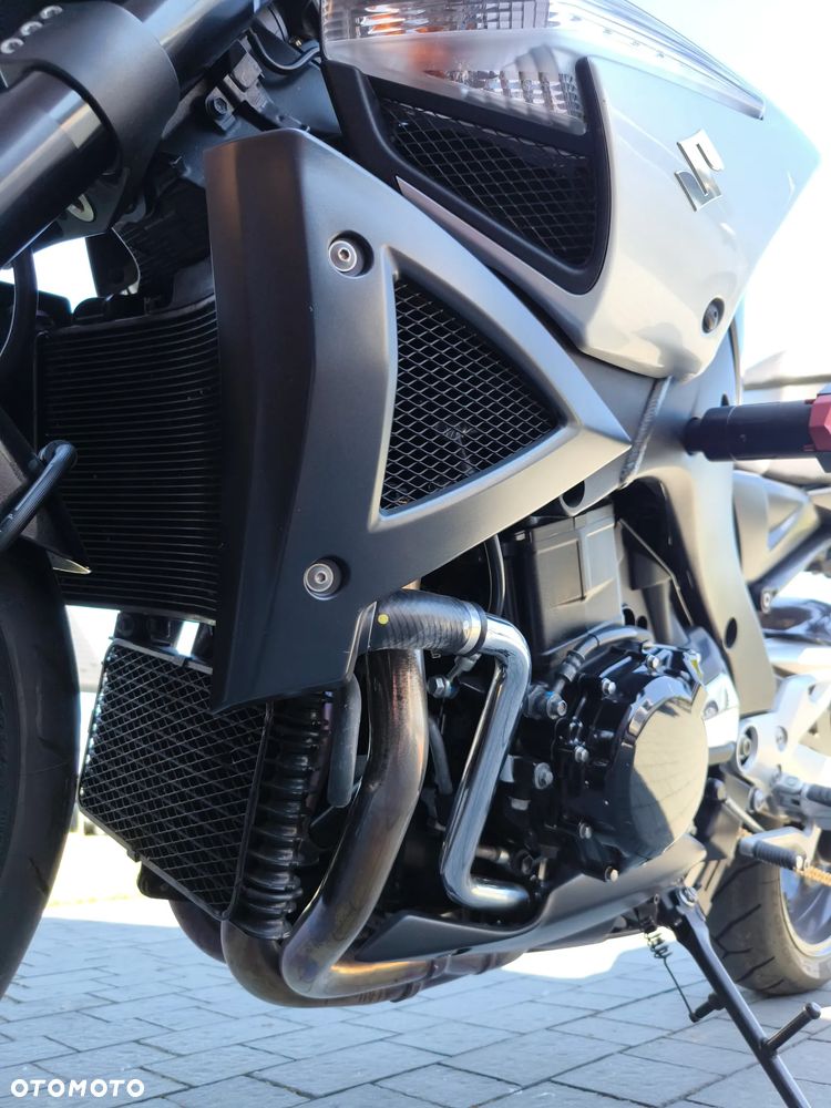 Suzuki GSX - 25