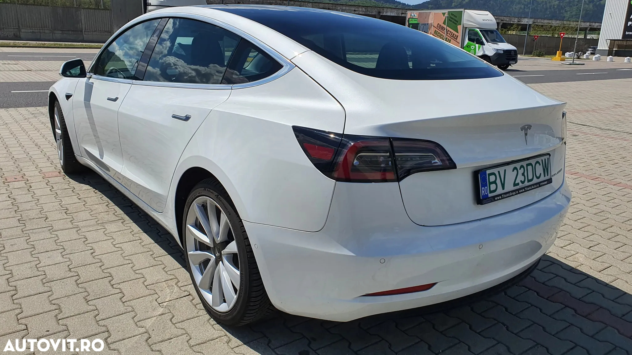 Tesla Model 3 Langstreckenbatterie Allradantrieb Dual Motor - 6