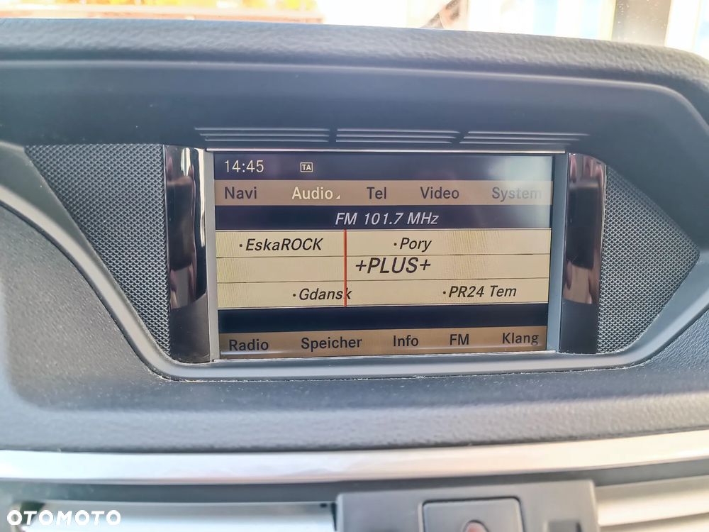 Mercedes-Benz Klasa E 200 T CGI BlueEFFICIENCY 7G-TRONIC Avantgarde - 21