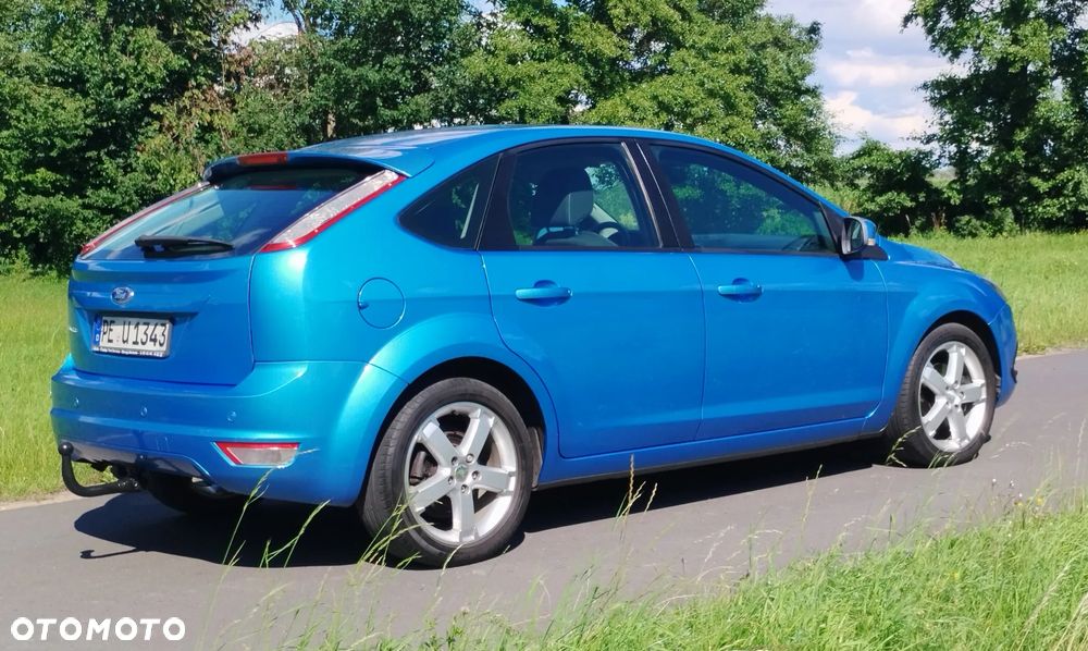 Ford Focus 1.6 16V Style+ - 10