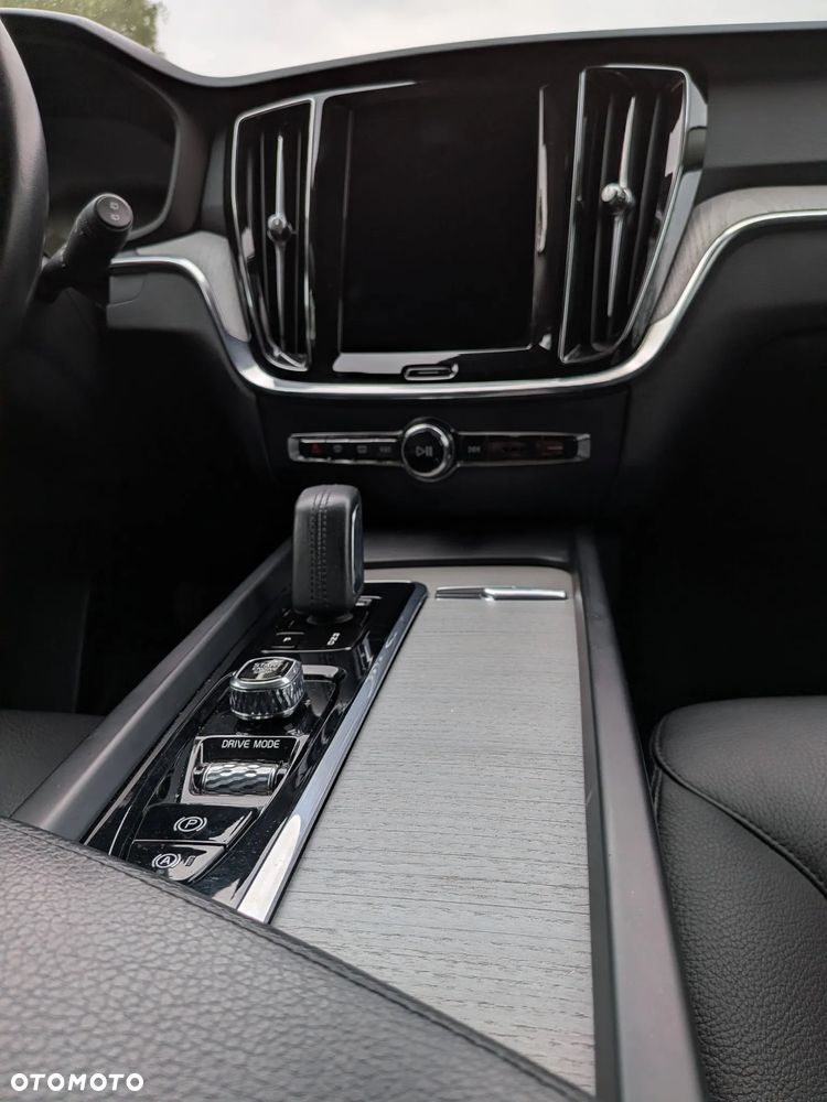 Volvo V60 Cross Country - 24