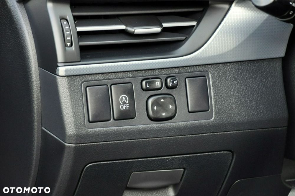 Toyota Avensis - 37