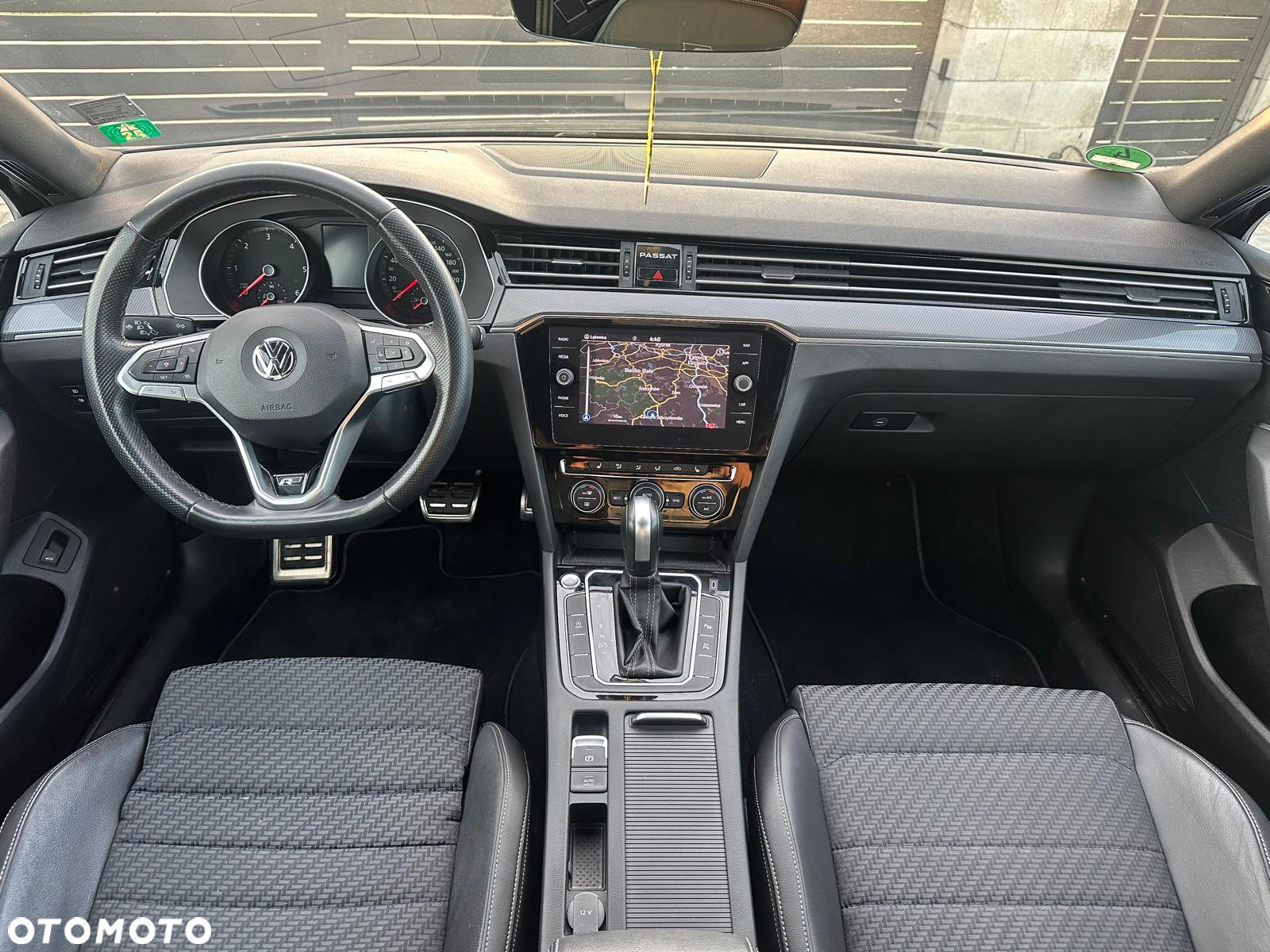 Volkswagen Passat Variant 2.0 TDI SCR DSG R-Line - 11