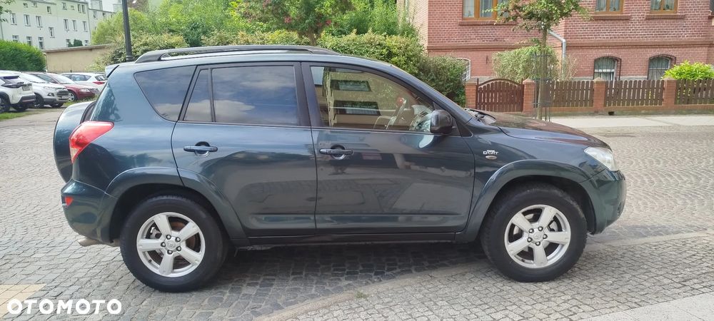 Toyota RAV4 - 11