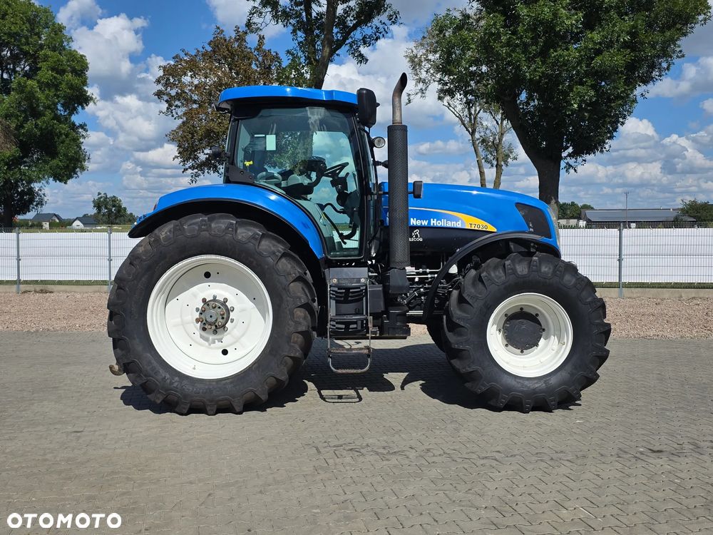 New Holland T7030 PC 2011R - 35