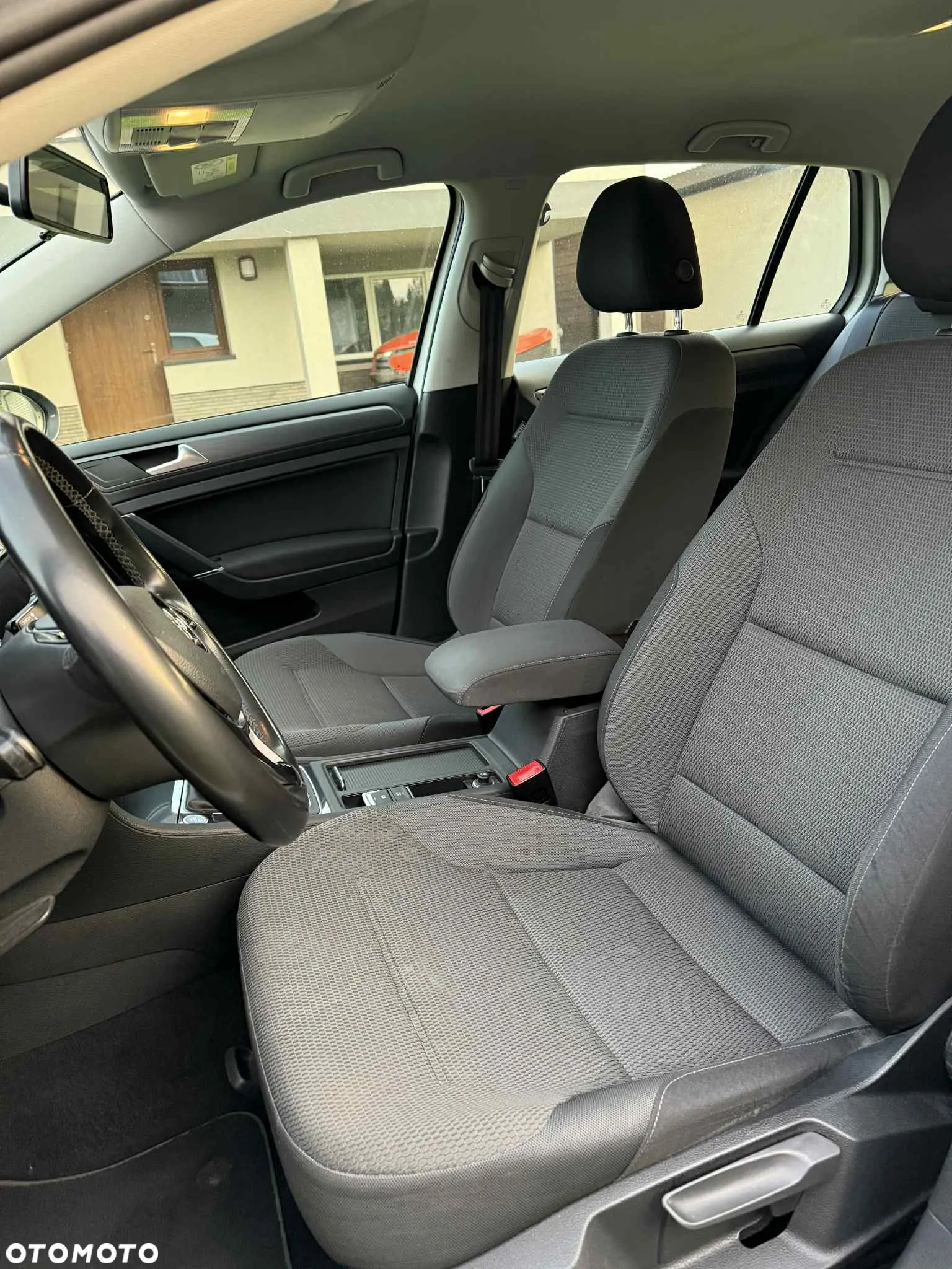 Volkswagen Golf 1.6 TDI (BlueMotion Technology) Comfortline - 12