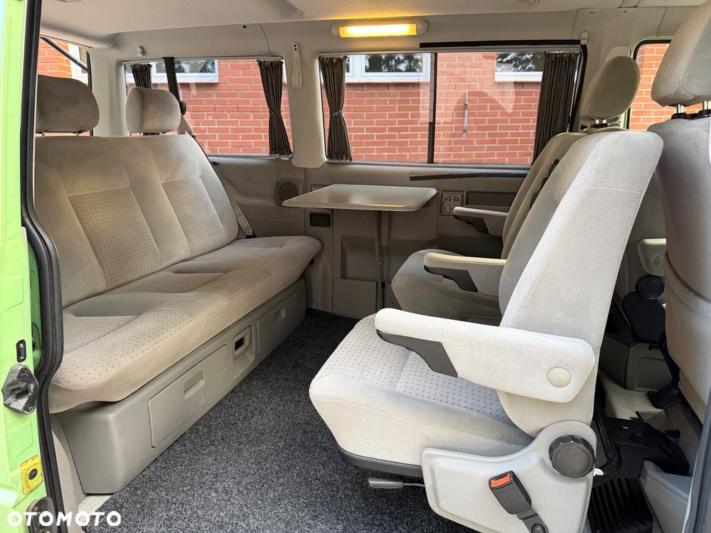 Volkswagen Multivan - 21
