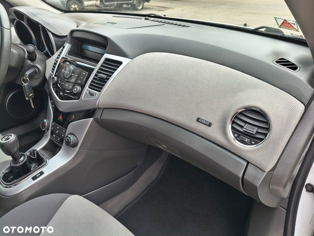 Chevrolet Cruze 2.0 LS - 15