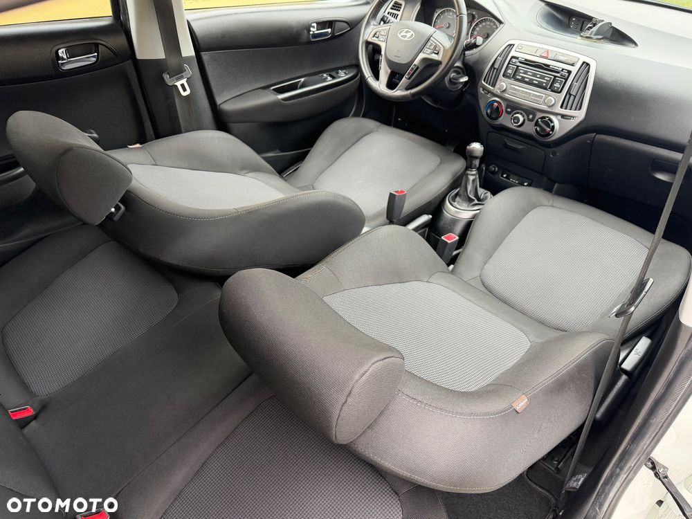 Hyundai i20 1.2 Fifa World Cup Edition - 29