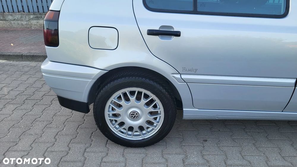 Volkswagen Golf - 30