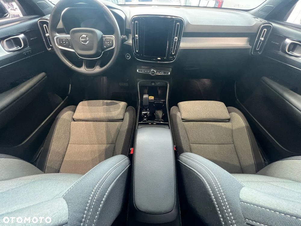 Volvo XC 40 B4 AWD Plus Dark - 19