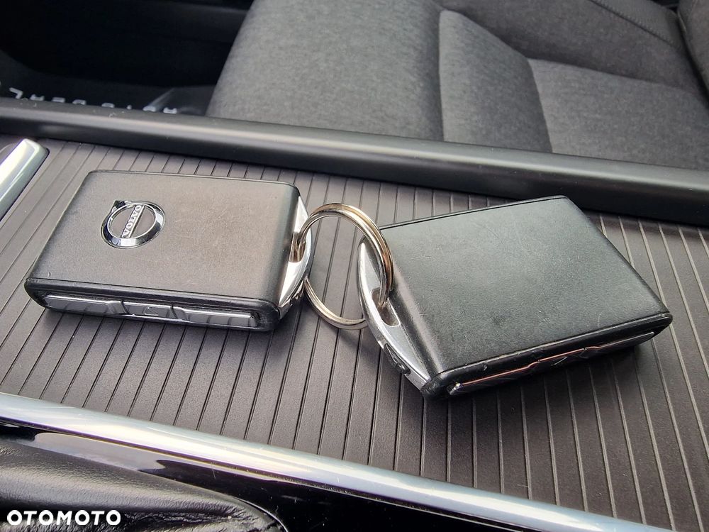 Volvo S90 T4 Geartronic Momentum Pro - 37