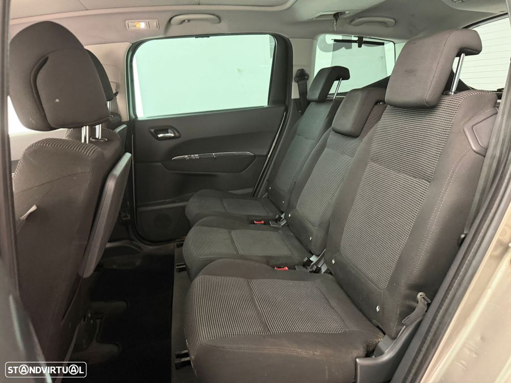 Peugeot 5008 1.6 HDi 7L Allure - 13