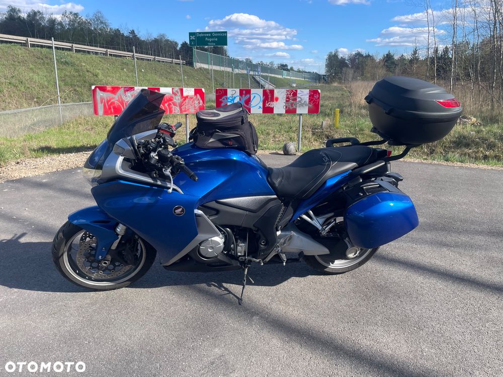 Honda VFR - 9