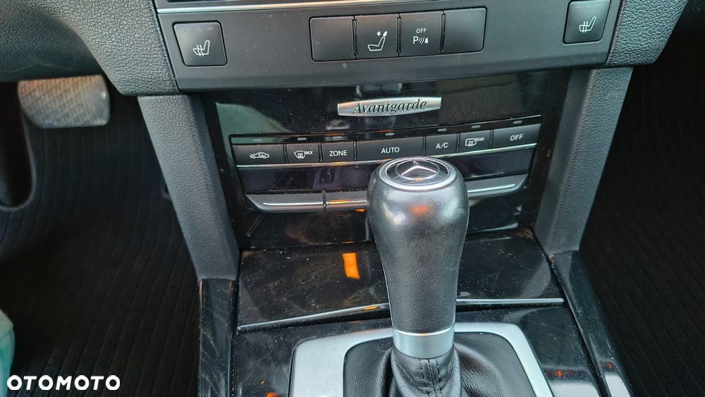 Mercedes-Benz Klasa E 250 CDI DPF BlueEFFICIENCY Automatik Avantgarde - 18