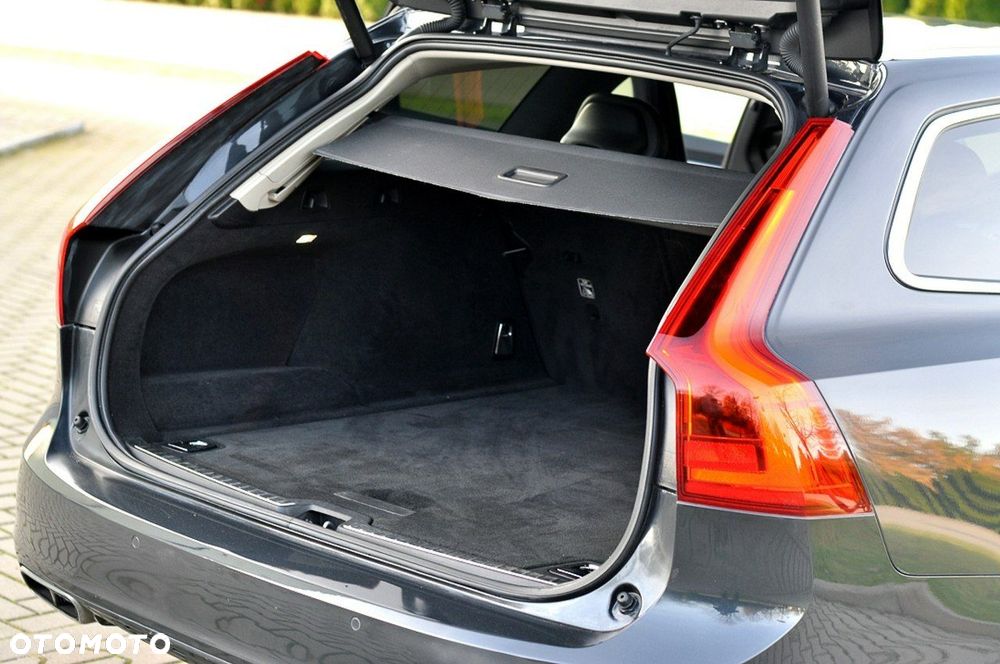 Volvo V90 D3 Momentum Pro - 22