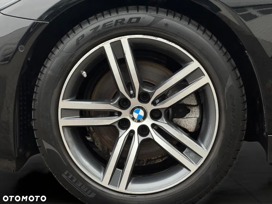 BMW Seria 5 520i - 4