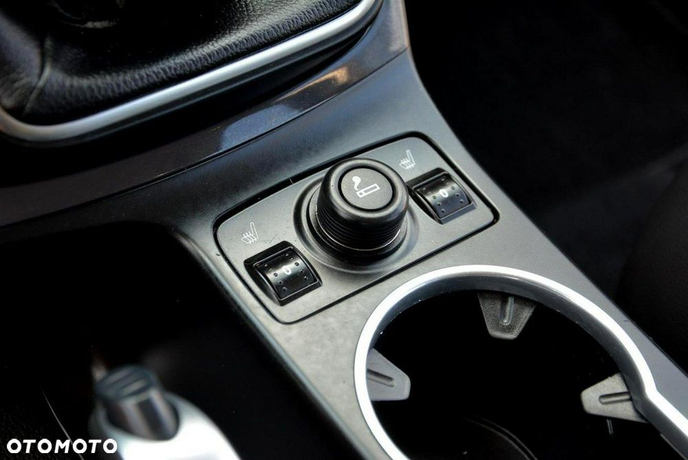 Ford Kuga 2.0 TDCi FWD Titanium - 28