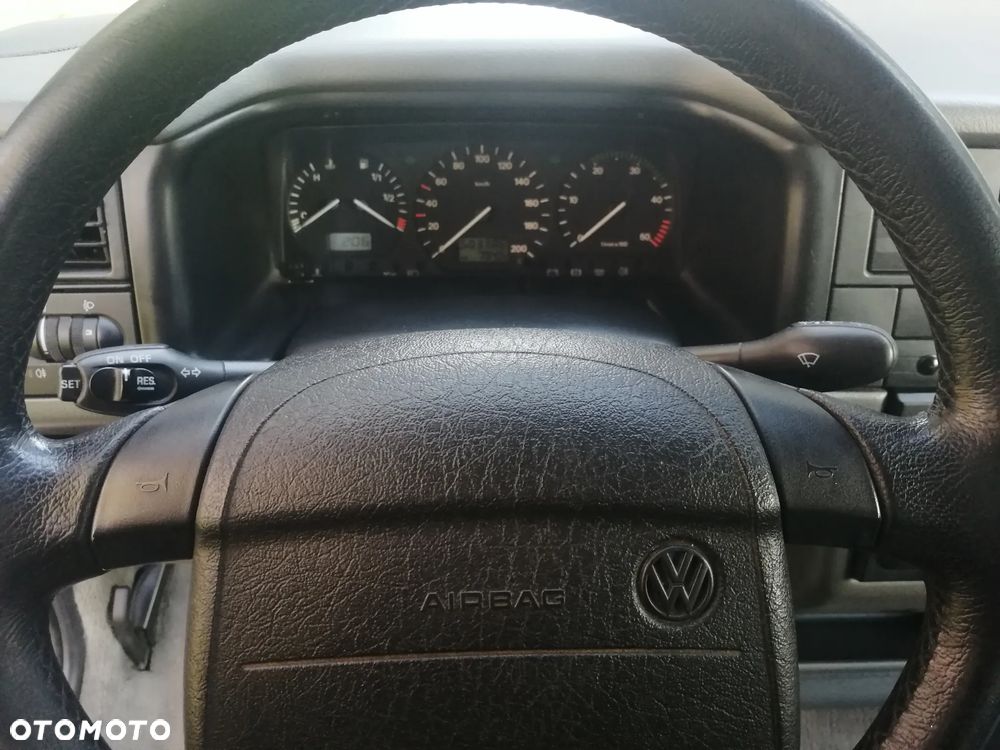 Volkswagen Multivan Standard - 21