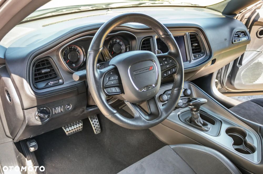 Dodge Challenger 5.7 R/T - 19