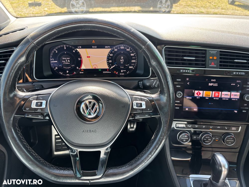 Volkswagen Golf 1.6 TDI DSG Sound - 26