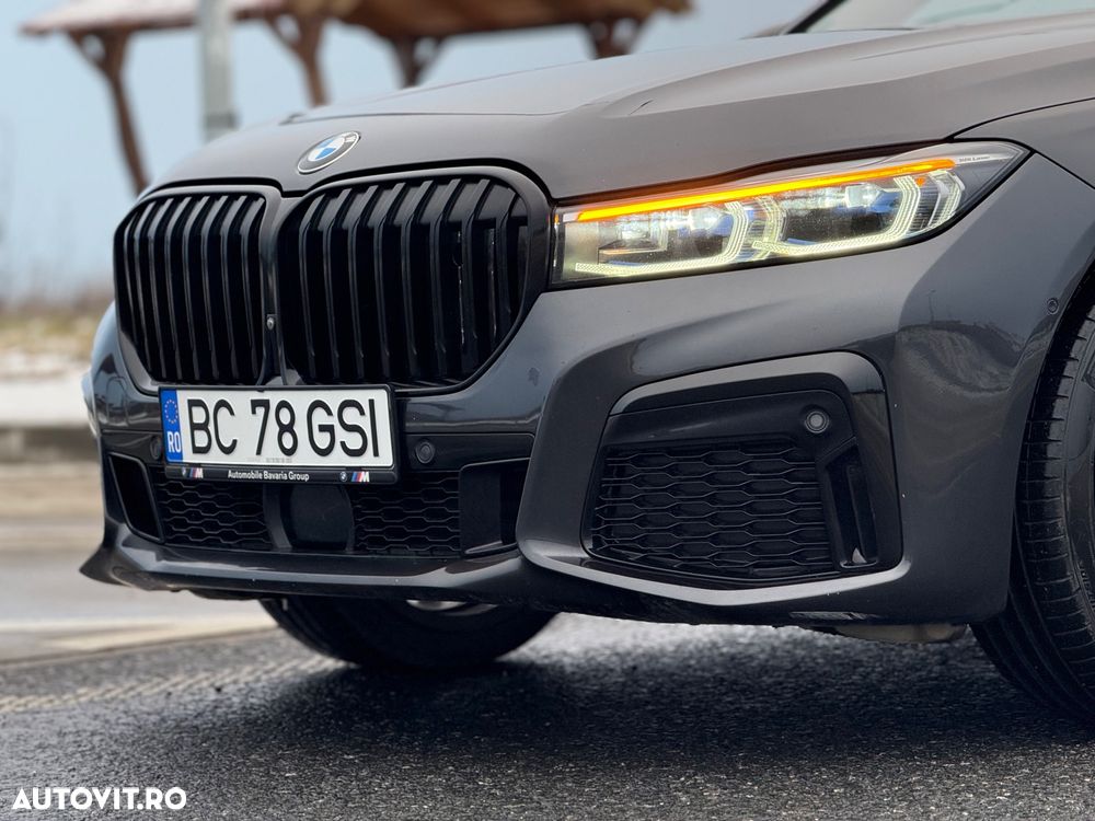 BMW Seria 7 730Ld xDrive MHEV - 32