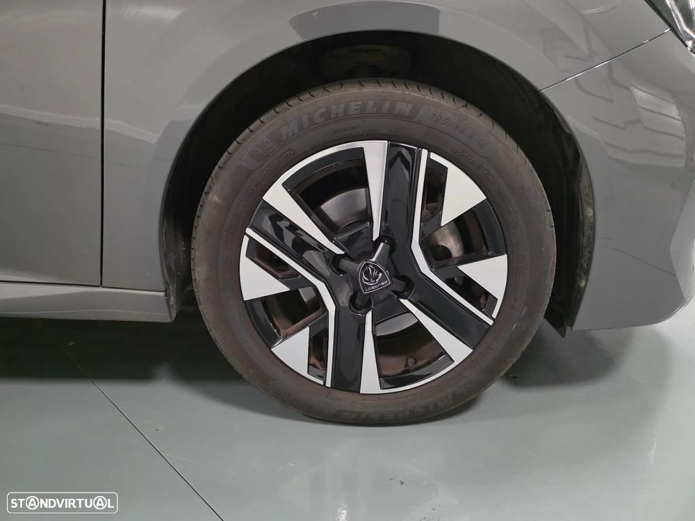 Peugeot 208 1.2 PureTech Allure — photo 3