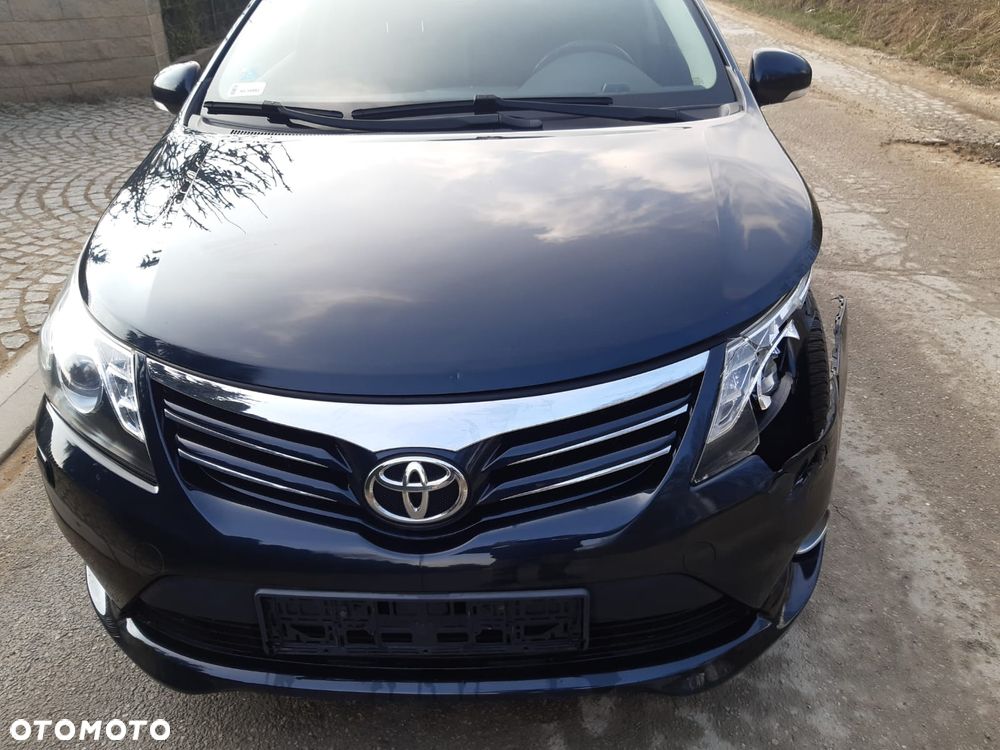 Toyota Avensis 1.8 Premium MS - 3