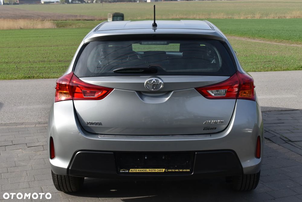 Toyota Auris - 11