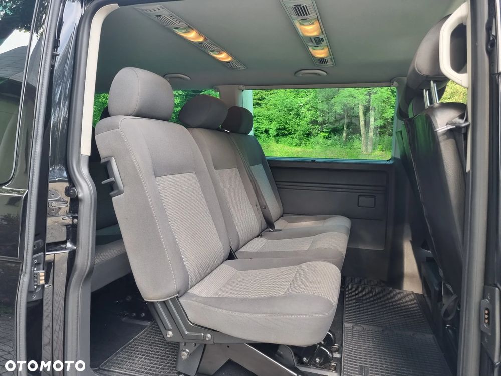 Volkswagen Caravelle - 14