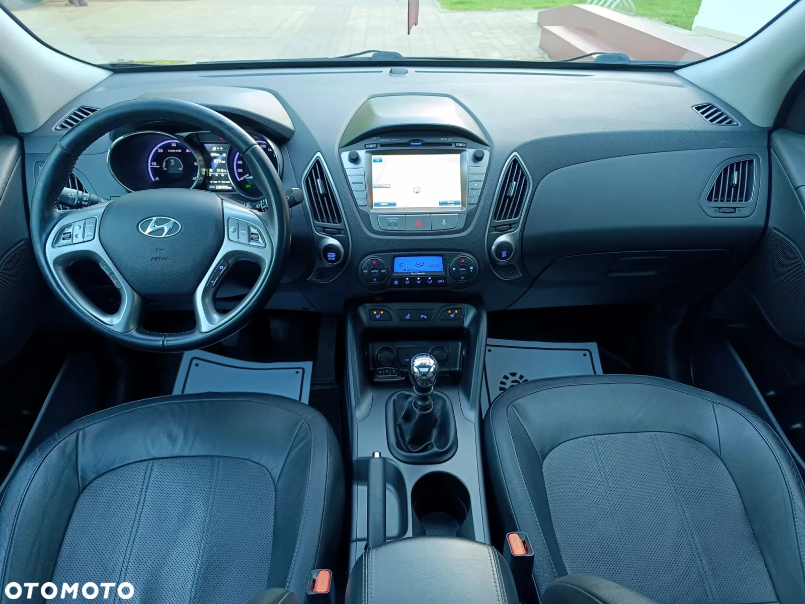 Hyundai ix35 1.7 CRDi 2WD blue Finale Gold - 26