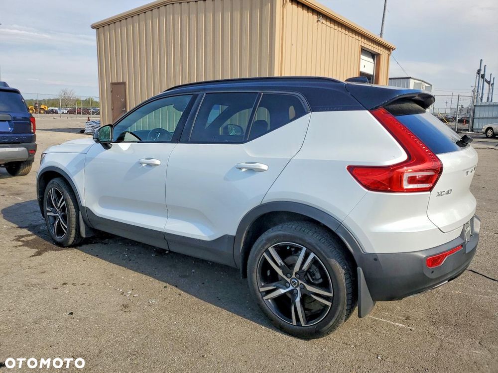 Volvo XC 40 T5 AWD R-Design - 5