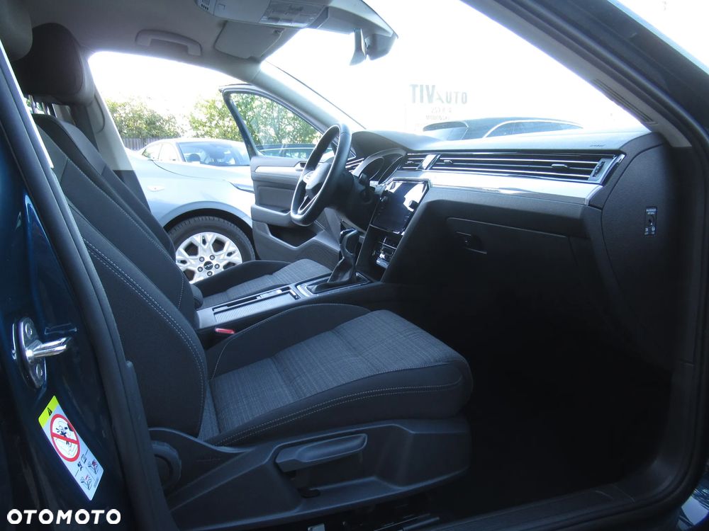 Volkswagen Passat 1.5 TSI EVO Business - 10
