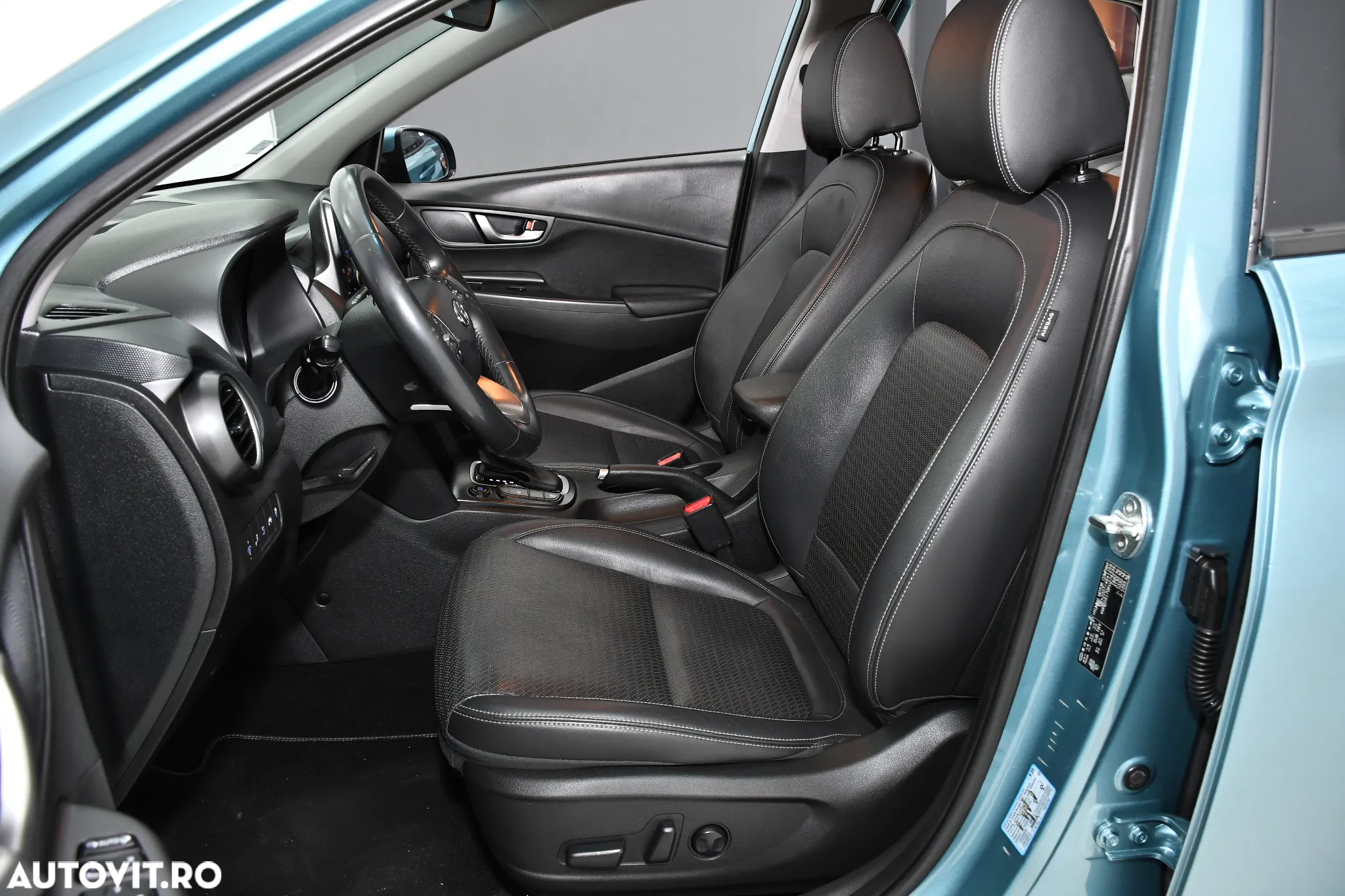 Hyundai KONA - 12