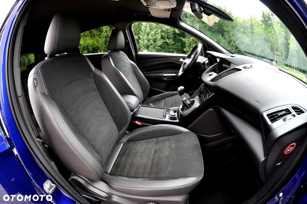 Ford Kuga 2.0 TDCi AWD ST-Line - 24