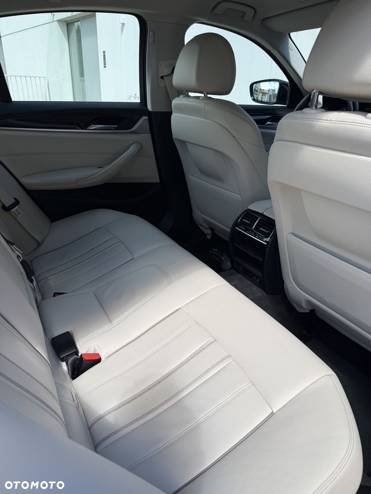 BMW Seria 5 520d xDrive Luxury Line - 13