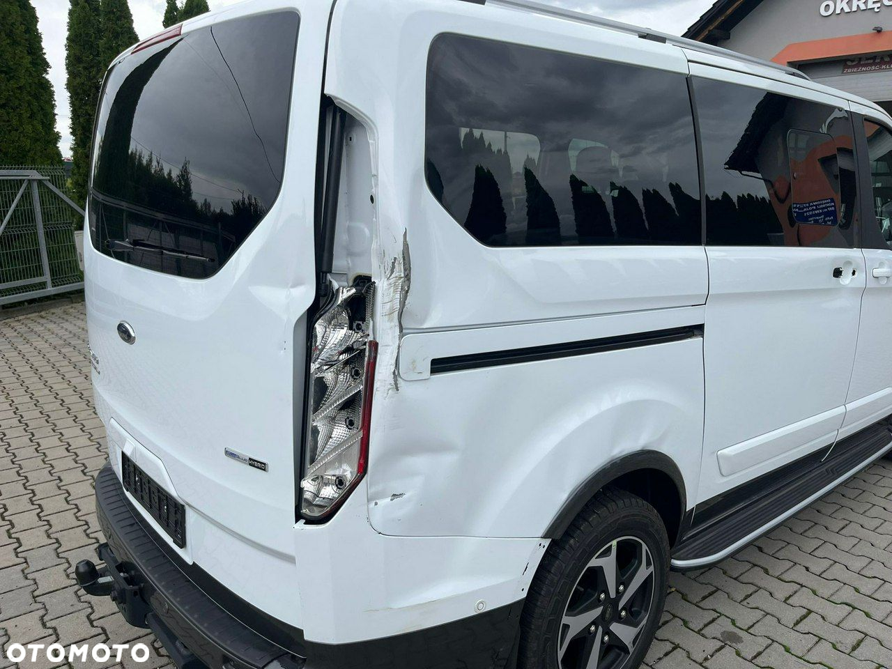 Ford Tourneo Custom - 19
