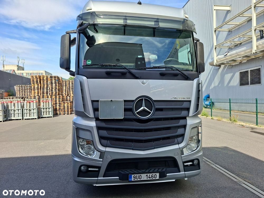 Versalift Actros 1845 - 2