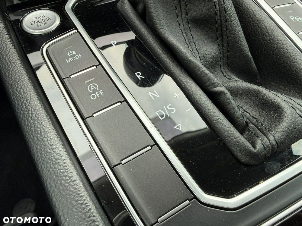 Volkswagen Passat Variant 2.0 TDI 4Mot Elegance DSG - 23