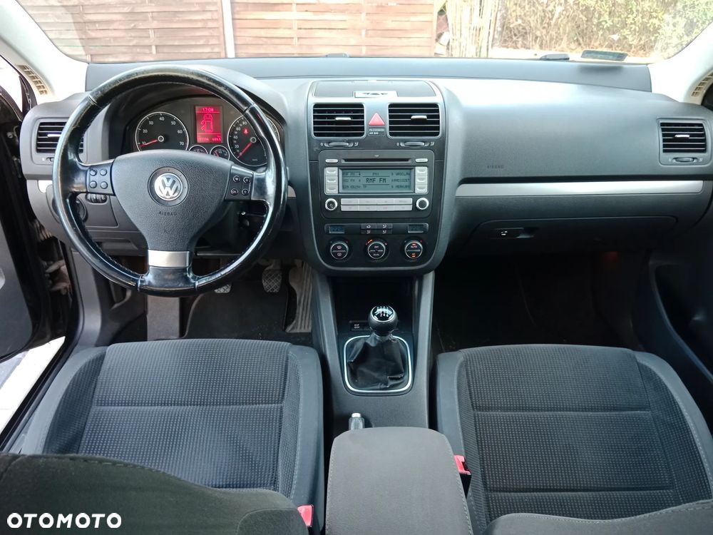 Volkswagen Golf - 10