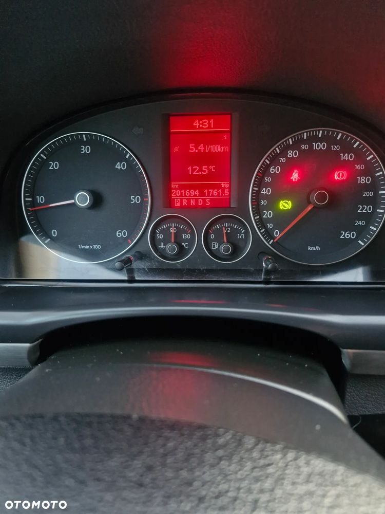 Volkswagen Touran 2.0 TDI DPF Highline DSG - 9