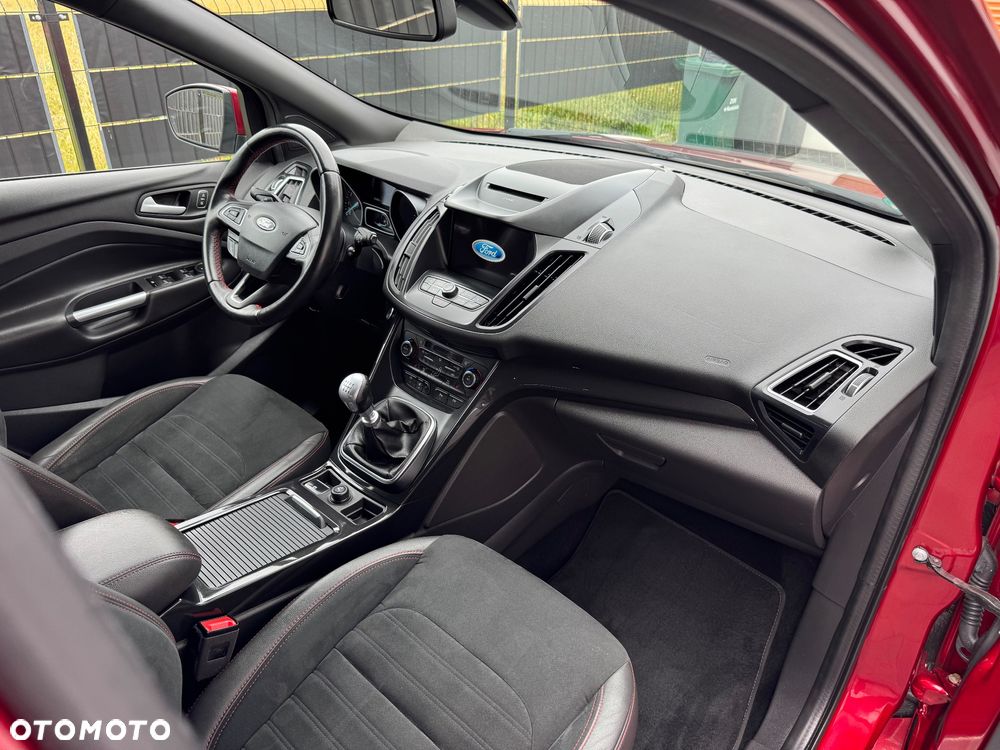 Ford Kuga 1.5 EcoBoost 2x4 ST-Line - 29