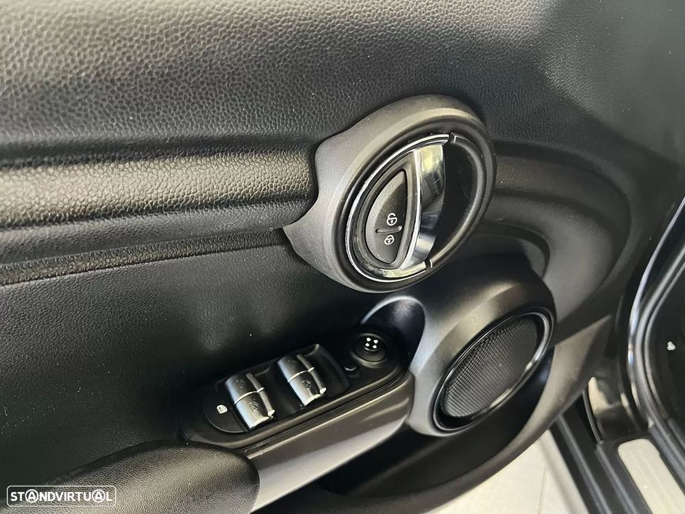 MINI 5 Portas One D - 19