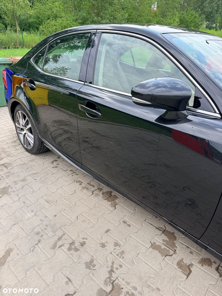 Lexus IS 300h Elegance - 9