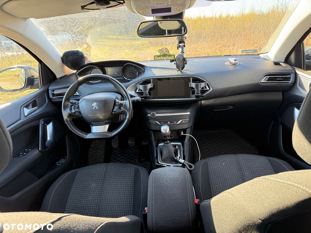 Peugeot 308 1.2 PureTech Allure S&S - 11