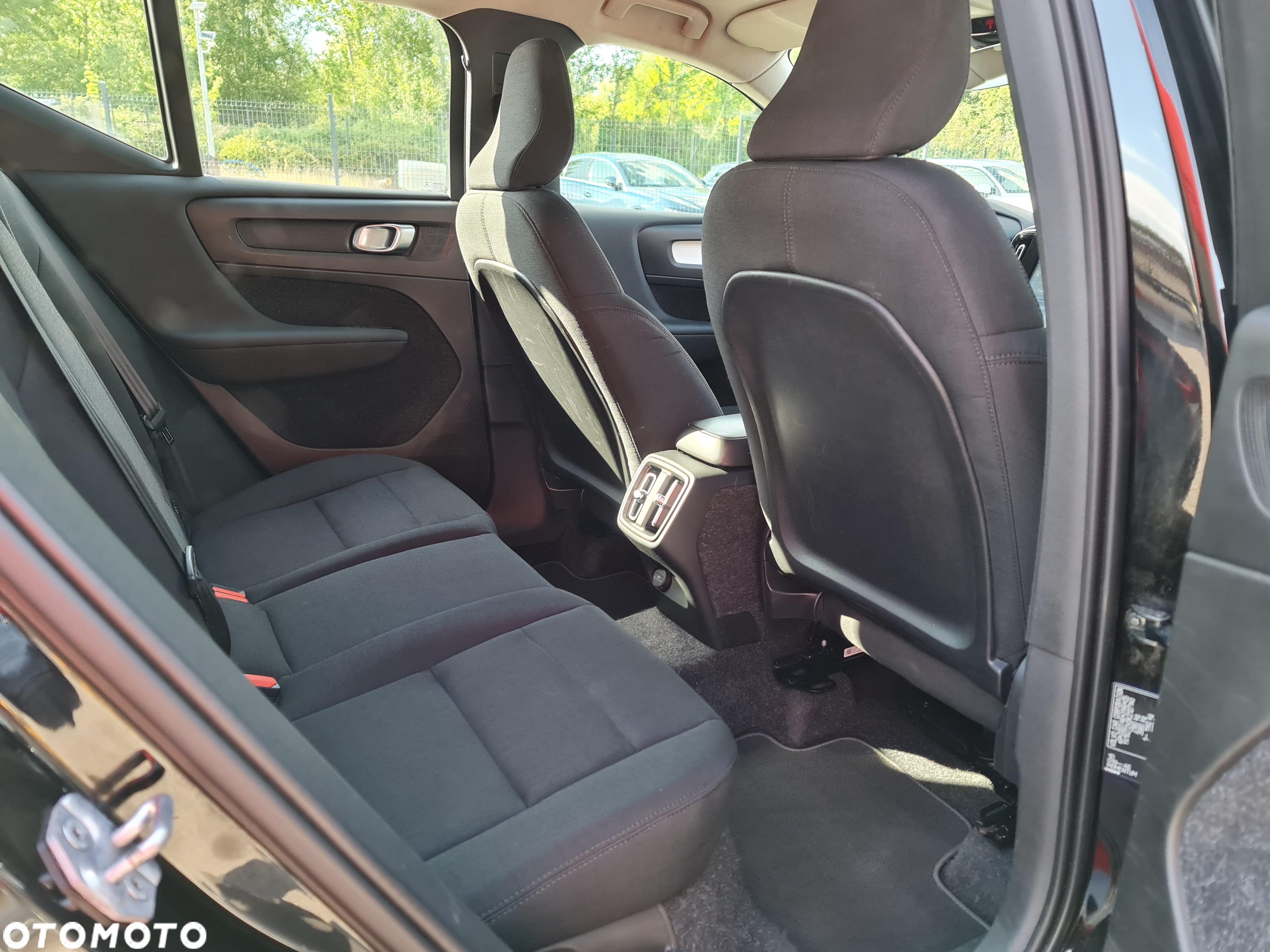 Volvo XC 40 D3 AWD Geartronic Momentum Pro - 14
