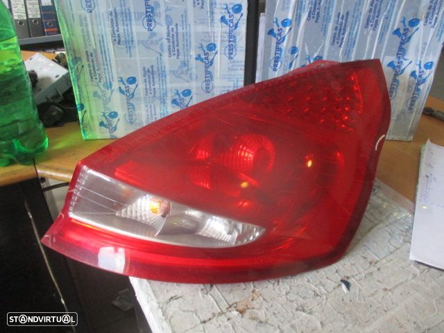Farol Tras 8A6113404A FORD FIESTA 6 2012 1.4 TDCI 71CV 3P BRANCO DRT ORIGINAL FORD FIESTA 4 FASE 1 2009 1.4TDCI 70CV 5P PRETO DRT ORIGINAL FORD FIESTA 6  2010 1.4TDCI 70CV 5P BRANCO DRT ORIGINAL - 5